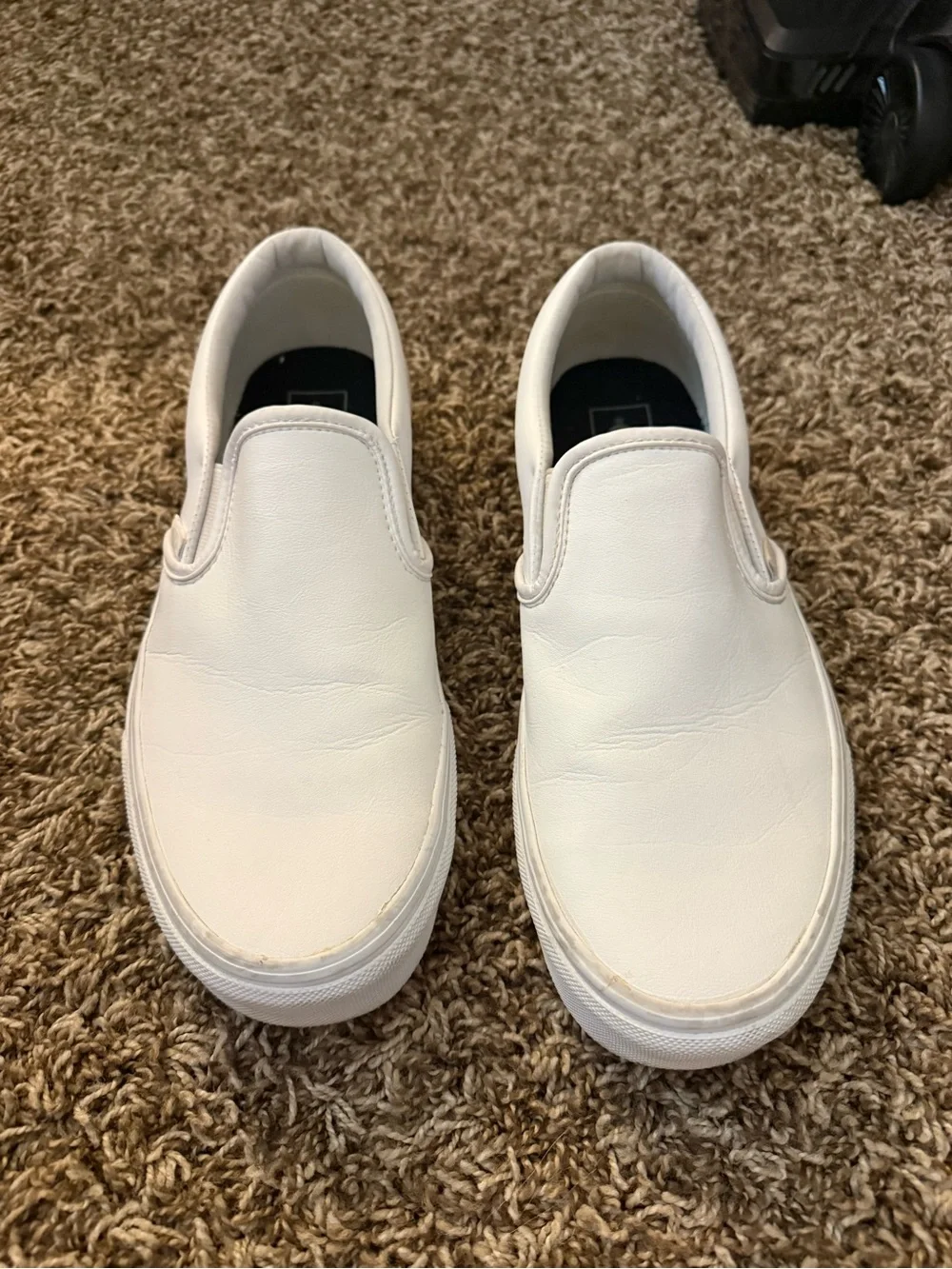 Classic Men’s Vans Slip-On Sneakers in White Leather Size 10
